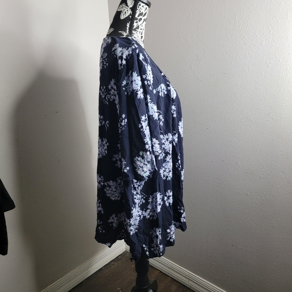 Lane Bryant floral design blouse - Picture 2 of 7